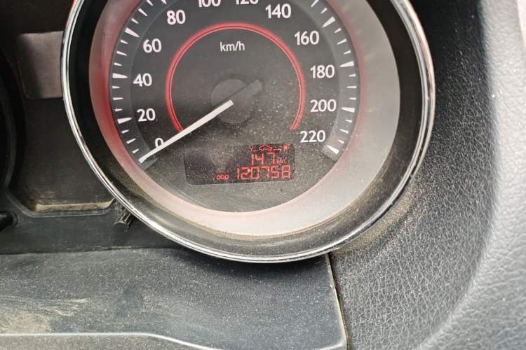 Used Bestune B50 2013 1.6L manual Comfort trim level Odometer Close Up
