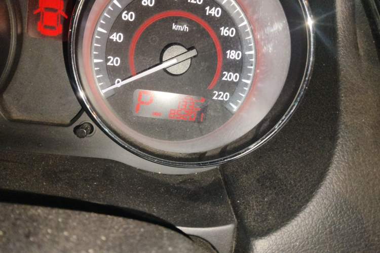 Used Bestune B50 2013 1.6L automatic luxury version Odometer Close Up