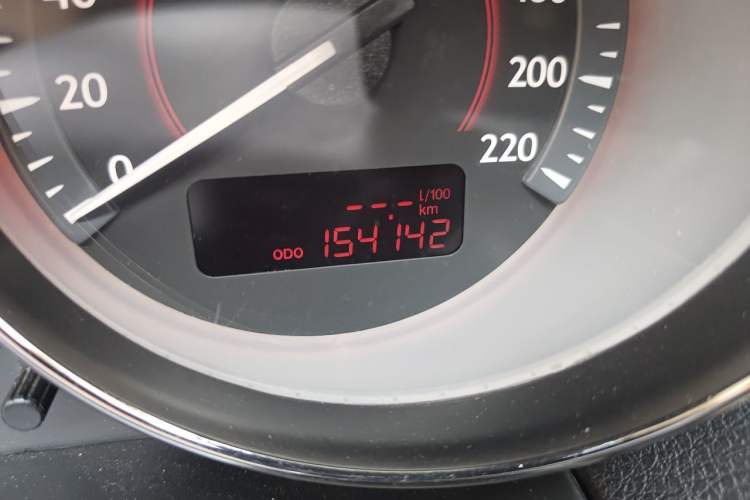 Used Bestune B50 2013 1.6L manual luxury version Odometer Close Up