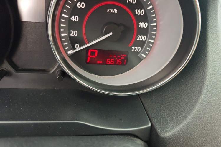 Used Bestune B50 2013 1.6L automatic luxury version Odometer Close Up