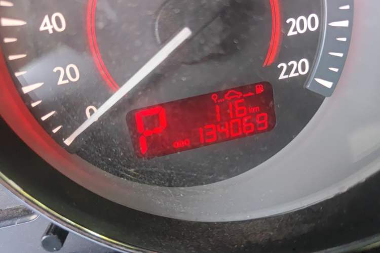 Used Bestune B50 2013 1.6L automatic luxury version Odometer Close Up