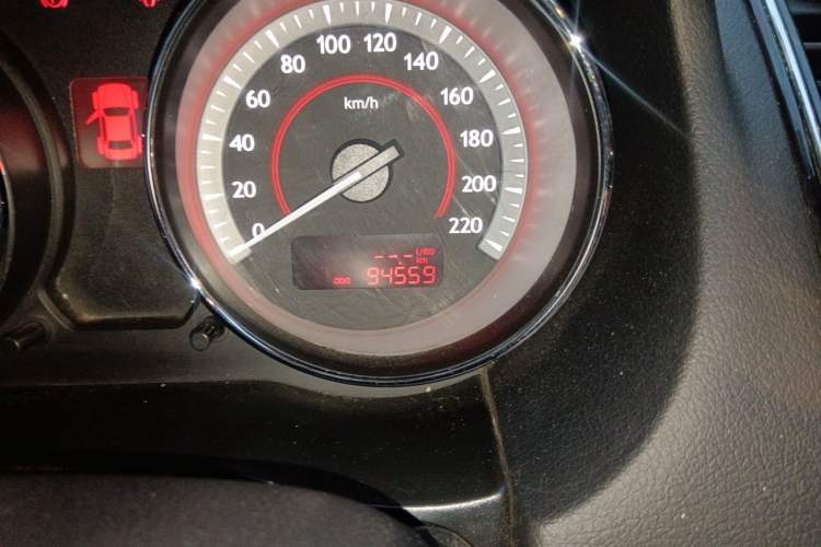Used Bestune B50 2013 1.6L manual luxury version Odometer Close Up