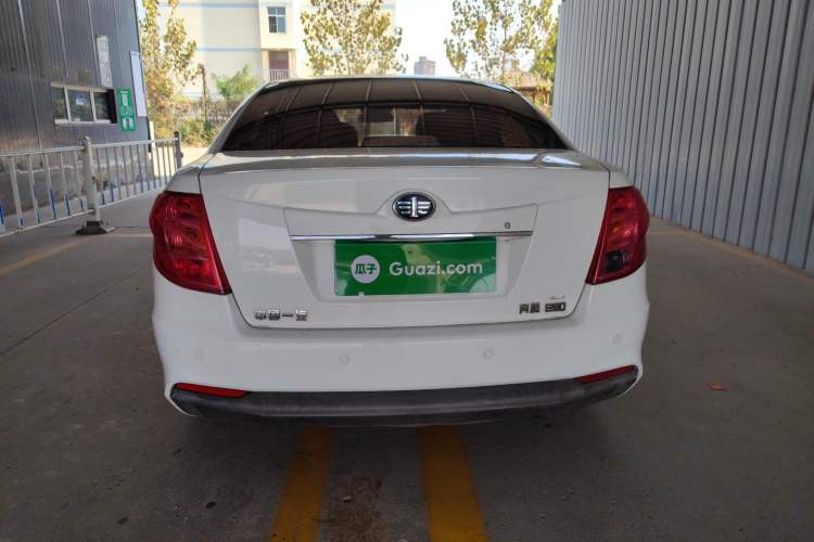 Used Bestune B50 2013 1.6L manual Comfort trim level Rear