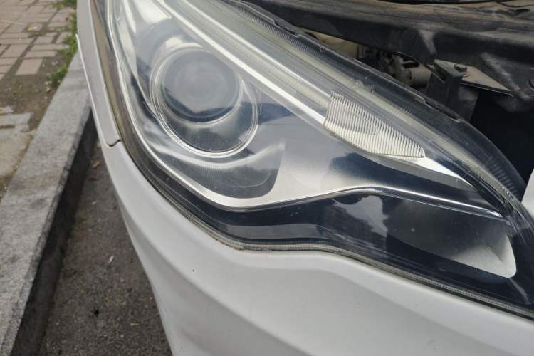 Used Bestune B50 2013 1.6L automatic luxury version Right Front Headlight