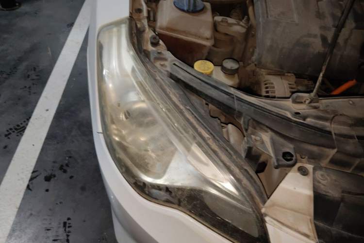 Used Bestune B50 2013 1.6L automatic luxury version Right Front Headlight