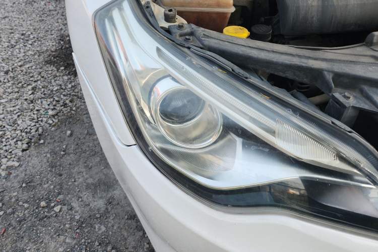 Used Bestune B50 2013 1.6L manual luxury version Right Front Headlight