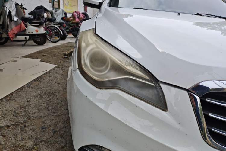 Used Bestune B50 2013 1.6L manual Comfort trim level Right Front Headlight