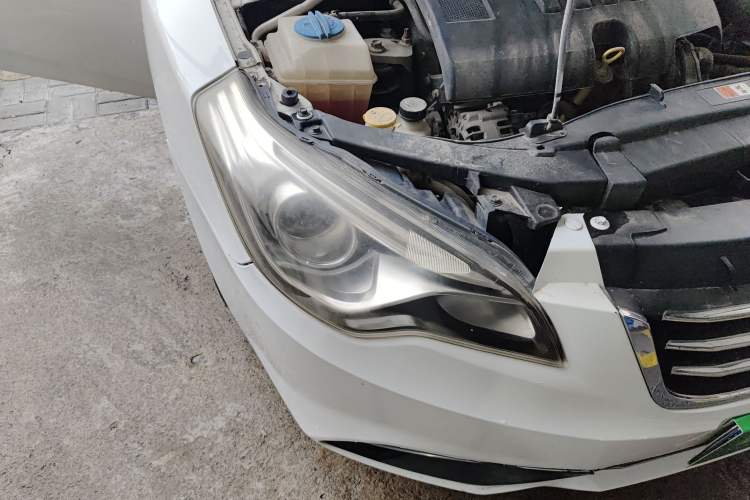 Used Bestune B50 2013 1.6L automatic luxury version Right Front Headlight