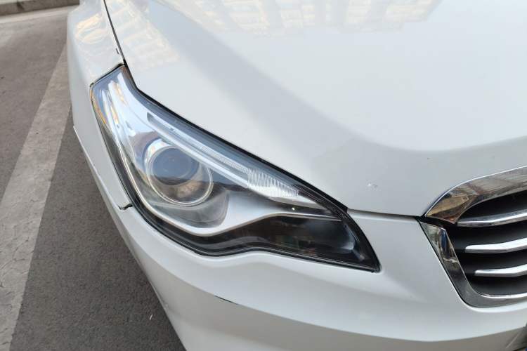 Used Bestune B50 2013 1.6L automatic luxury version Right Front Headlight