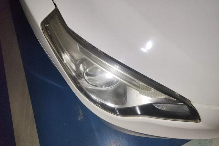 Used Bestune B50 2013 1.6L automatic luxury version Right Front Headlight