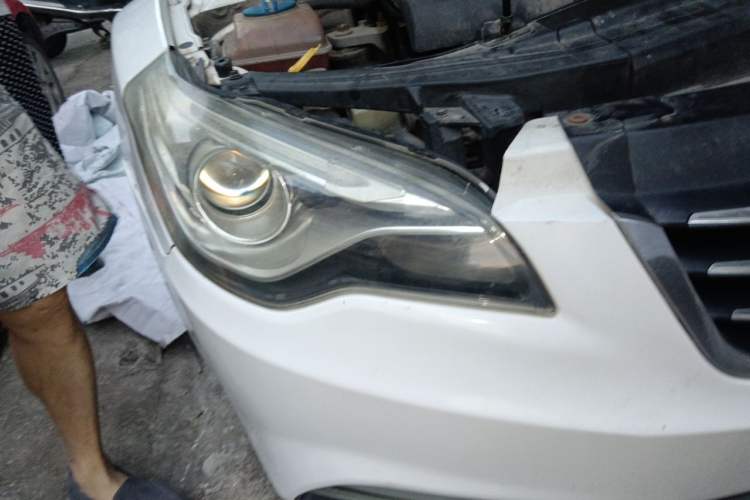 Used Bestune B50 2013 1.6L manual luxury version Right Front Headlight