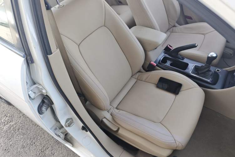 Used Bestune B50 2013 1.6L manual luxury version Right Front Seat