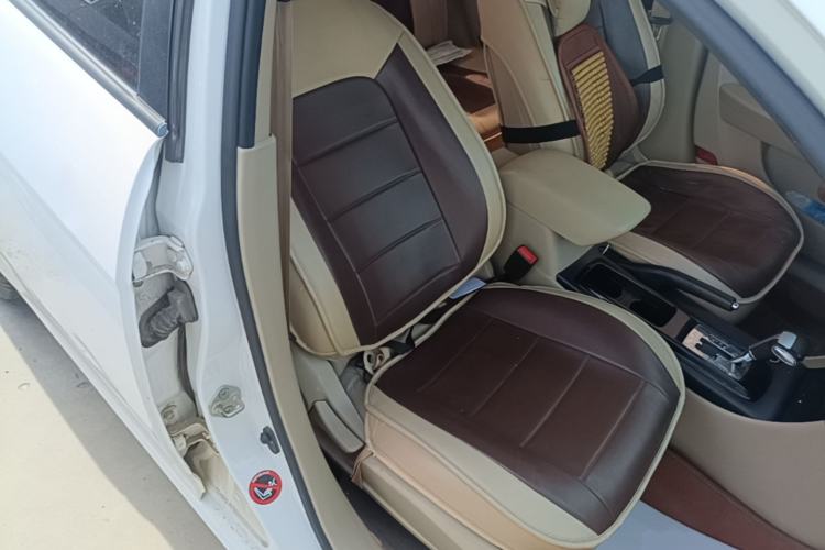 Used Bestune B50 2013 1.6L automatic luxury version Right Front Seat