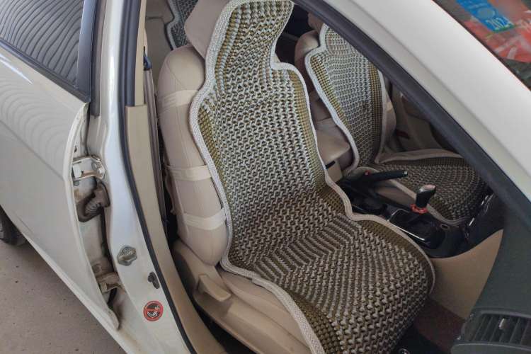 Used Bestune B50 2013 1.6L manual Comfort trim level Right Front Seat
