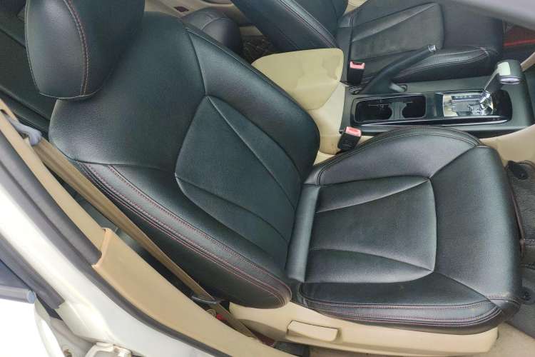 Used Bestune B50 2013 1.6L automatic luxury version Right Front Seat