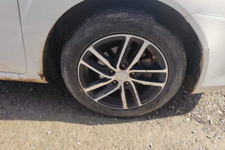 Used Bestune B50 2013 1.6L manual luxury version Right Front Wheel Hub