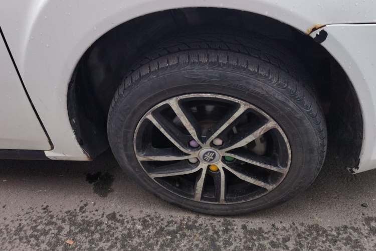 Used Bestune B50 2013 1.6L manual luxury version Right Front Wheel Hub