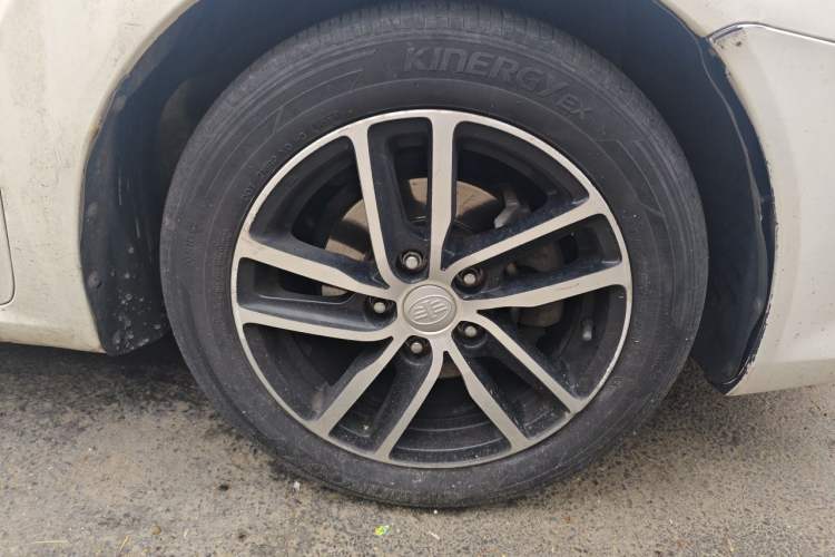 Used Bestune B50 2013 1.6L automatic luxury version Right Front Wheel Hub