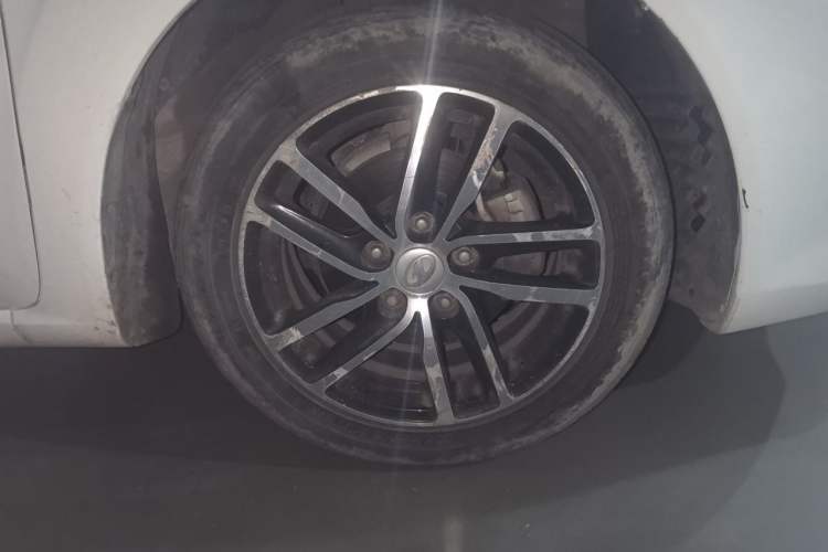 Used Bestune B50 2013 1.6L manual luxury version Right Front Wheel Hub