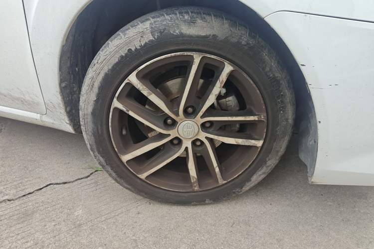 Used Bestune B50 2013 1.8L automatic comfort version Right Front Wheel Hub
