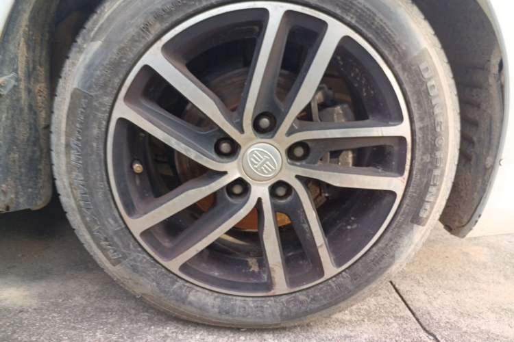 Used Bestune B50 2013 1.6L manual luxury version Right Front Wheel Hub