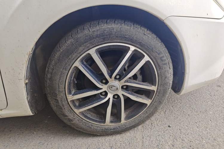 Used Bestune B50 2013 1.6L manual luxury version Right Front Wheel Hub
