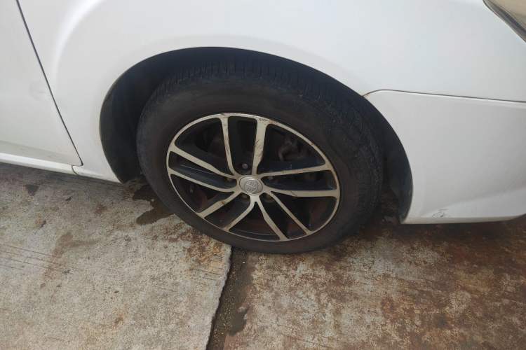 Used Bestune B50 2013 1.6L manual luxury version Right Front Wheel Hub