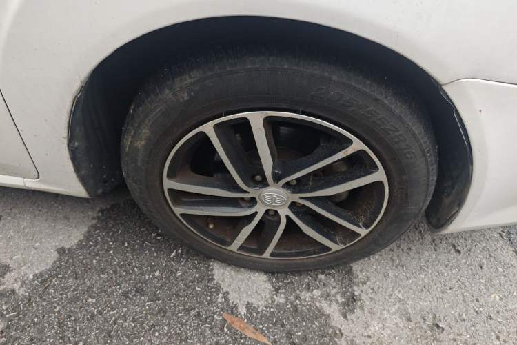 Used Bestune B50 2013 1.6L automatic luxury version Right Front Wheel Hub
