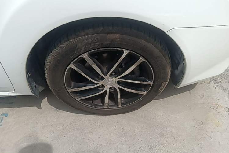 Used Bestune B50 2013 1.6L manual luxury version Right Front Wheel Hub