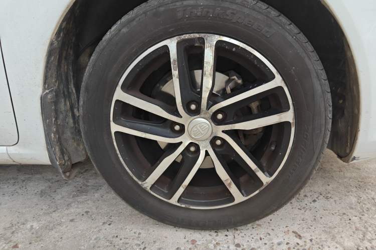 Used Bestune B50 2013 1.6L manual luxury version Right Front Wheel Hub