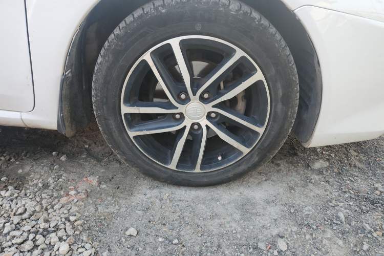 Used Bestune B50 2013 1.6L manual luxury version Right Front Wheel Hub