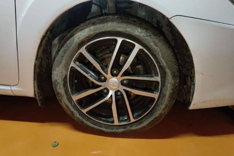Used Bestune B50 2013 1.6L manual luxury version Right Front Wheel Hub