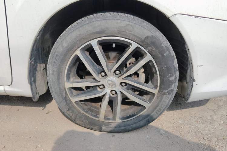 Used Bestune B50 2013 1.6L manual luxury version Right Front Wheel Hub