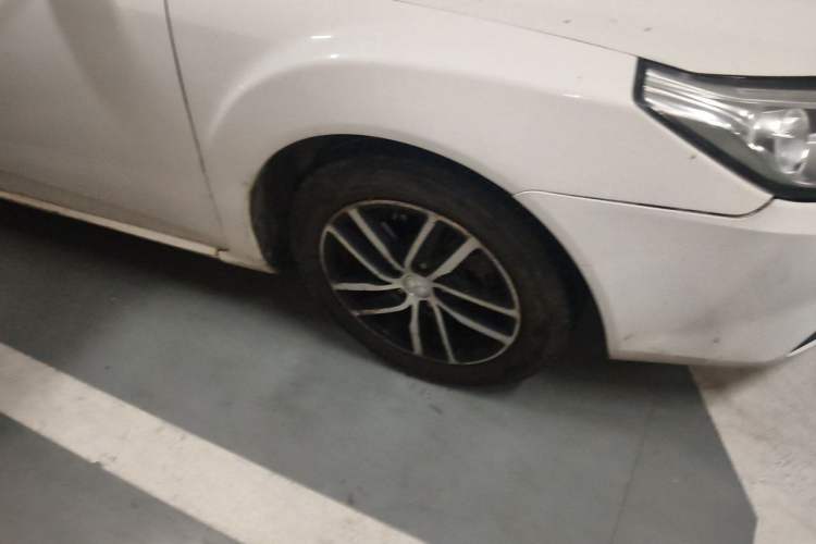 Used Bestune B50 2013 1.6L automatic luxury version Right Front Wheel Hub