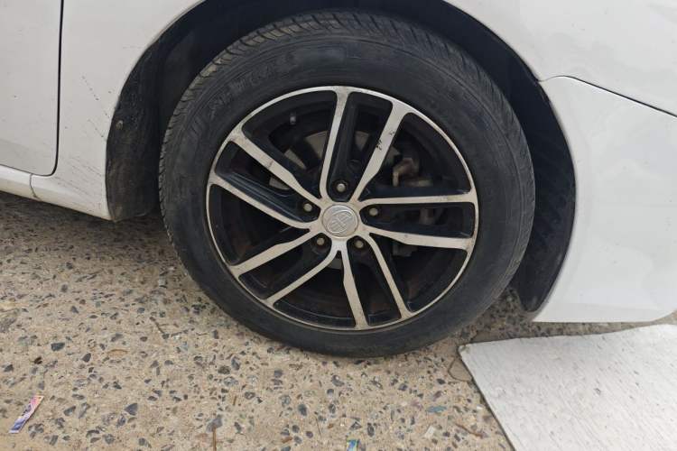 Used Bestune B50 2013 1.6L automatic luxury version Right Front Wheel Hub