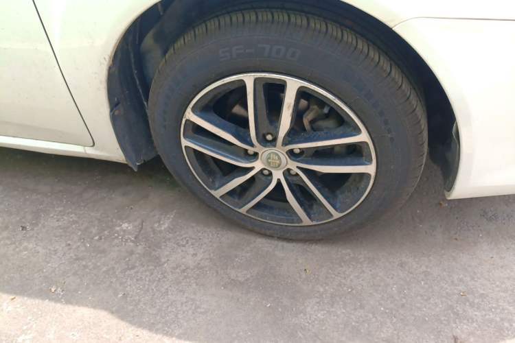 Used Bestune B50 2013 1.6L automatic luxury version Right Front Wheel Hub