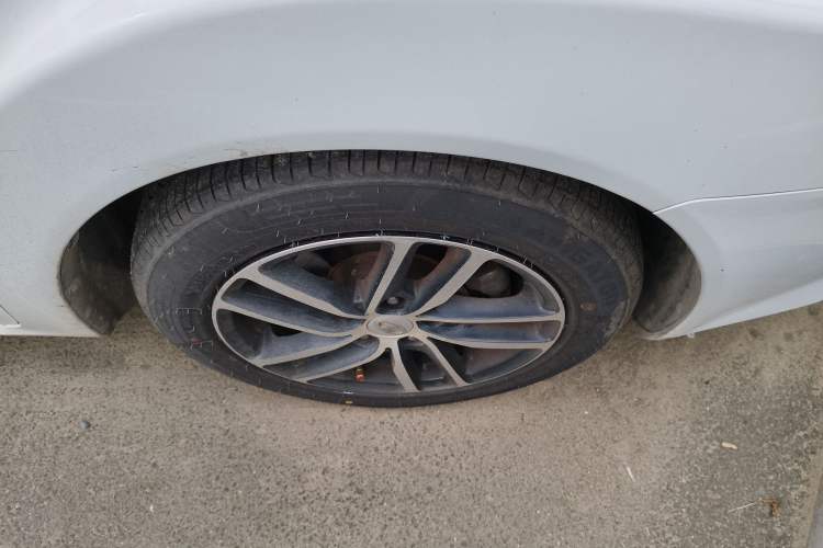 Used Bestune B50 2013 1.6L manual luxury version Right Front Wheel Hub