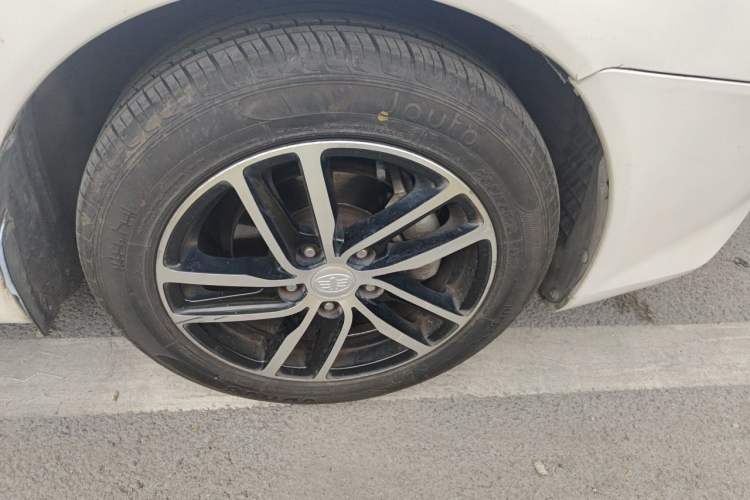 Used Bestune B50 2013 1.6L manual luxury version Right Front Wheel Hub
