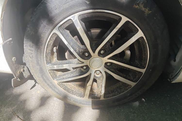 Used Bestune B50 2013 1.6L automatic luxury version Right Front Wheel Hub