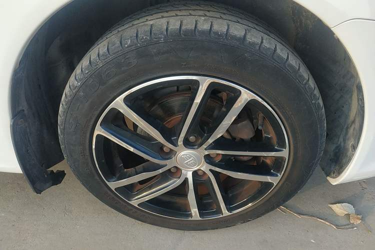 Used Bestune B50 2013 1.6L manual luxury version Right Front Wheel Hub