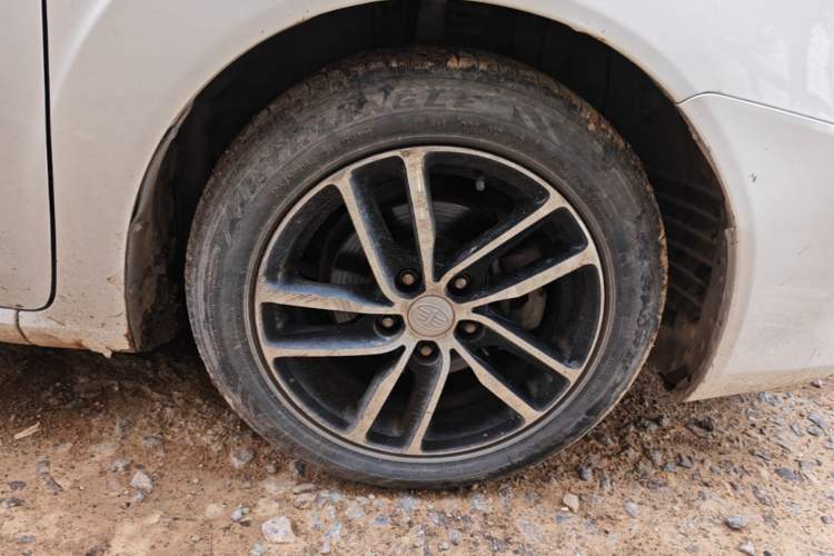 Used Bestune B50 2013 1.6L manual Comfort trim level Right Front Wheel Hub