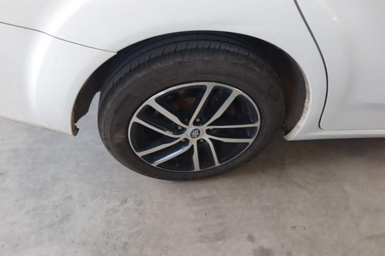 Used Bestune B50 2013 1.6L manual Comfort trim level Right Rear Wheel Hub