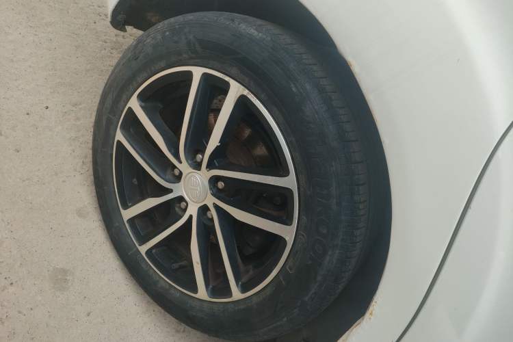 Used Bestune B50 2013 1.6L manual luxury version Right Rear Wheel Hub