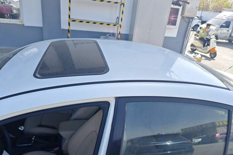 Used Bestune B50 2013 1.6L manual luxury version Roof