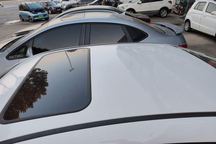 Used Bestune B50 2013 1.6L manual luxury version Roof