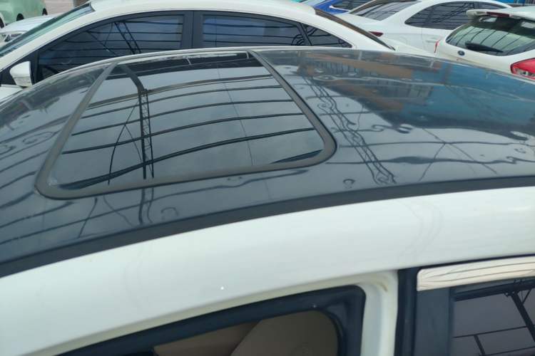 Used Bestune B50 2013 1.6L manual luxury version Roof