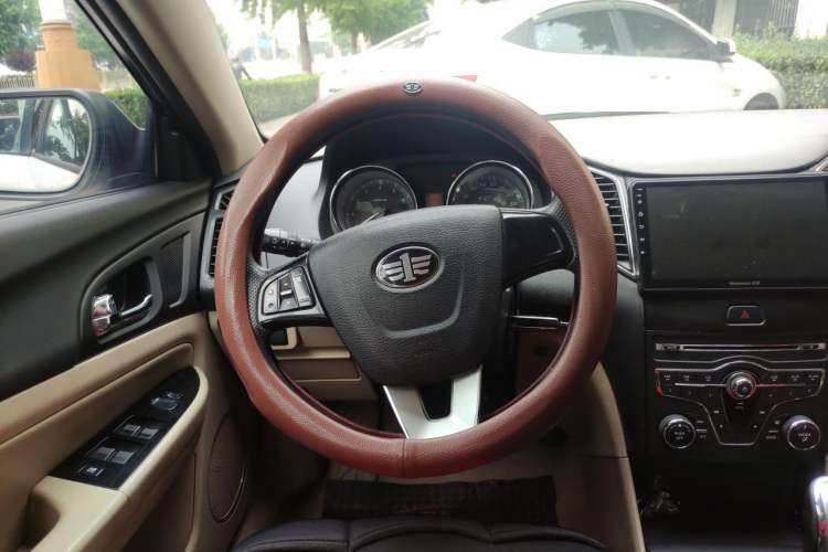 Used Bestune B50 2013 1.6L manual Comfort trim level Steering Wheel