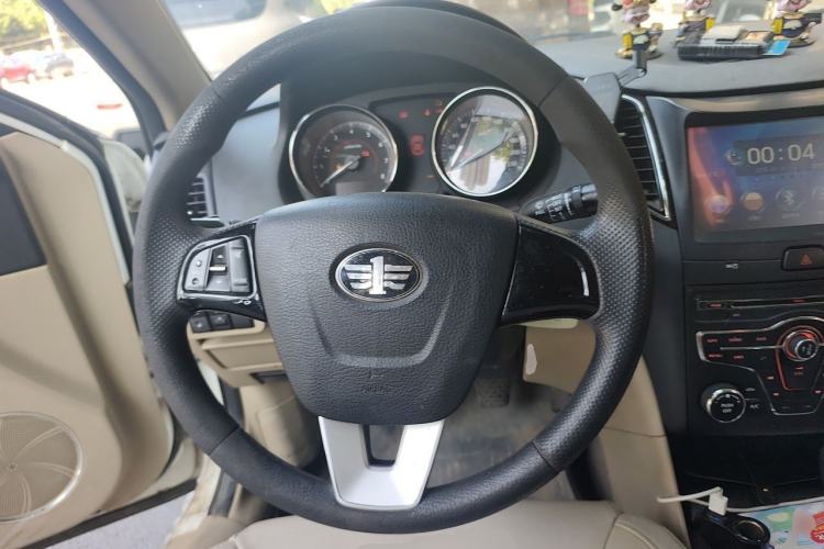Used Bestune B50 2013 1.6L manual Comfort trim level Steering Wheel