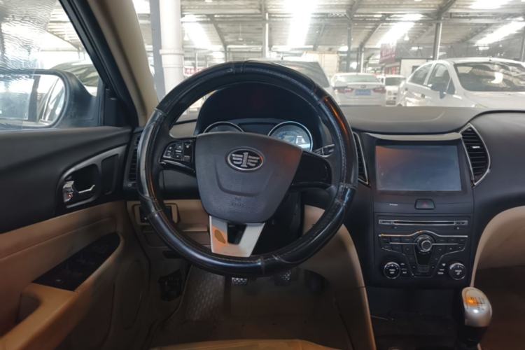 Used Bestune B50 2013 1.6L manual Comfort trim level Steering Wheel
