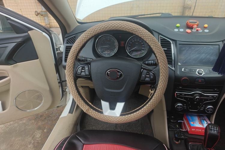 Used Bestune B50 2013 1.6L manual luxury version Steering Wheel